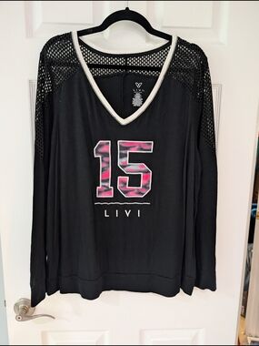 LIVI Active Lane Bryant Black Mesh Sleeve V-Neck Top with Pink Accent '15' 22/24